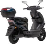 Задня частина електроскутера Corso FlashX з кошиком і пасажирським сидінням