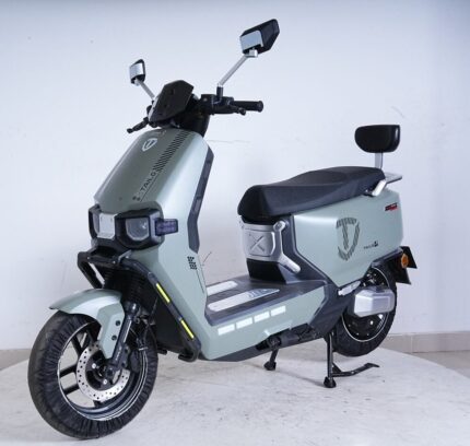 Електроскутер Tailg F-55/C01, вид збоку.